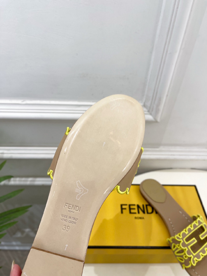 FENDI(フェンディ)| 2026春夏新作コレクション フェンディサンダルコピー - 画像 (9)