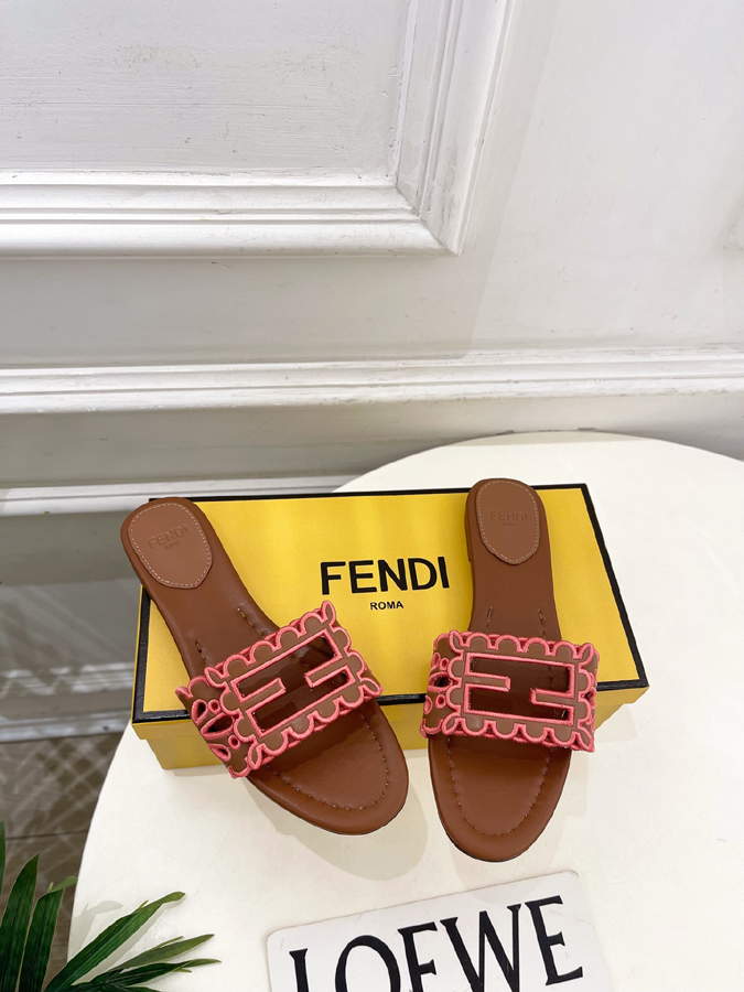 FENDI(フェンディ)| 2026春夏新作コレクション フェンディサンダルコピー - 画像 (2)