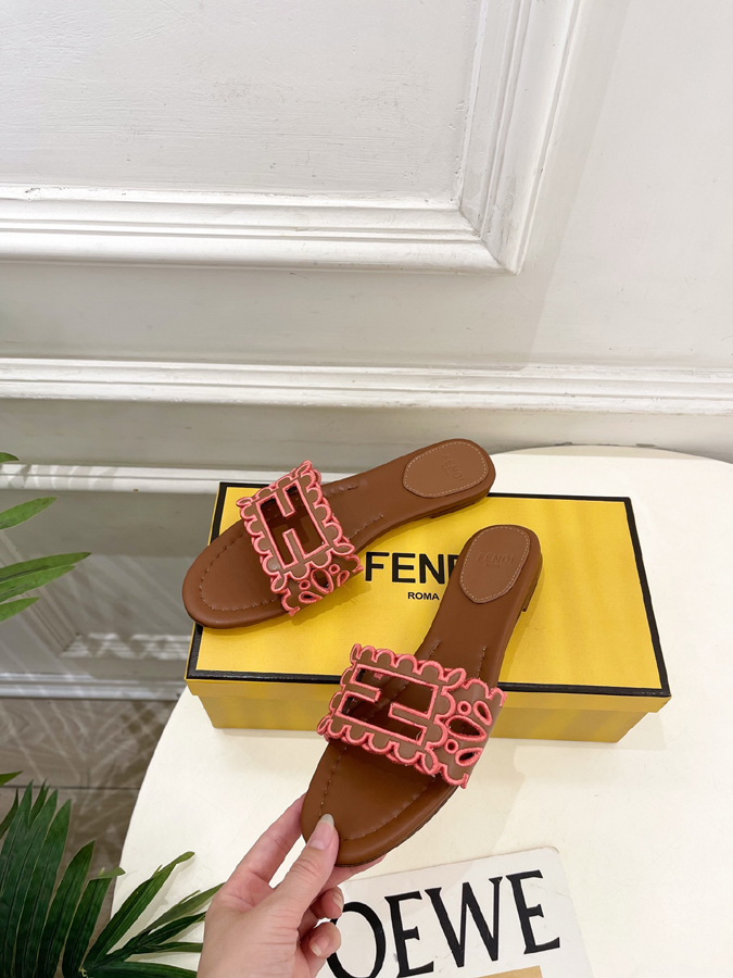 FENDI(フェンディ)| 2026春夏新作コレクション フェンディサンダルコピー - 画像 (3)