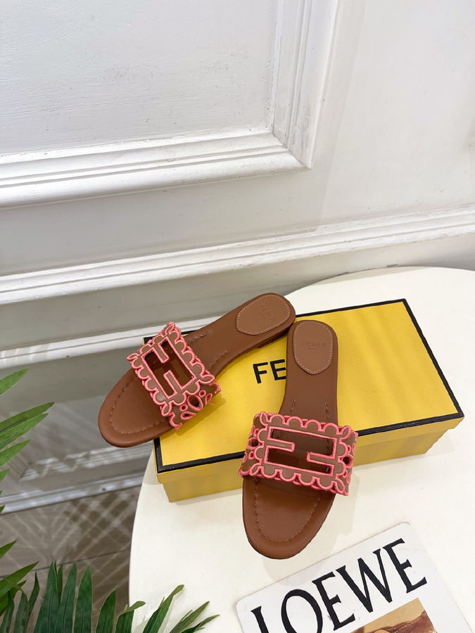FENDI(フェンディ)| 2026春夏新作コレクション フェンディサンダルコピー - 画像 (4)
