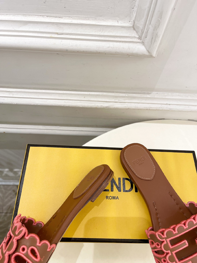 FENDI(フェンディ)| 2026春夏新作コレクション フェンディサンダルコピー - 画像 (8)