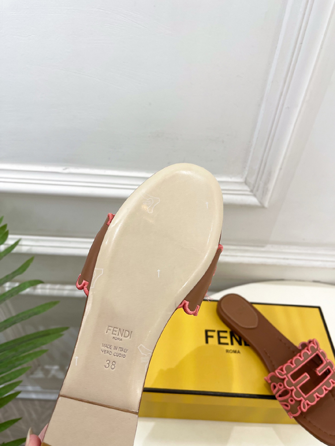 FENDI(フェンディ)| 2026春夏新作コレクション フェンディサンダルコピー