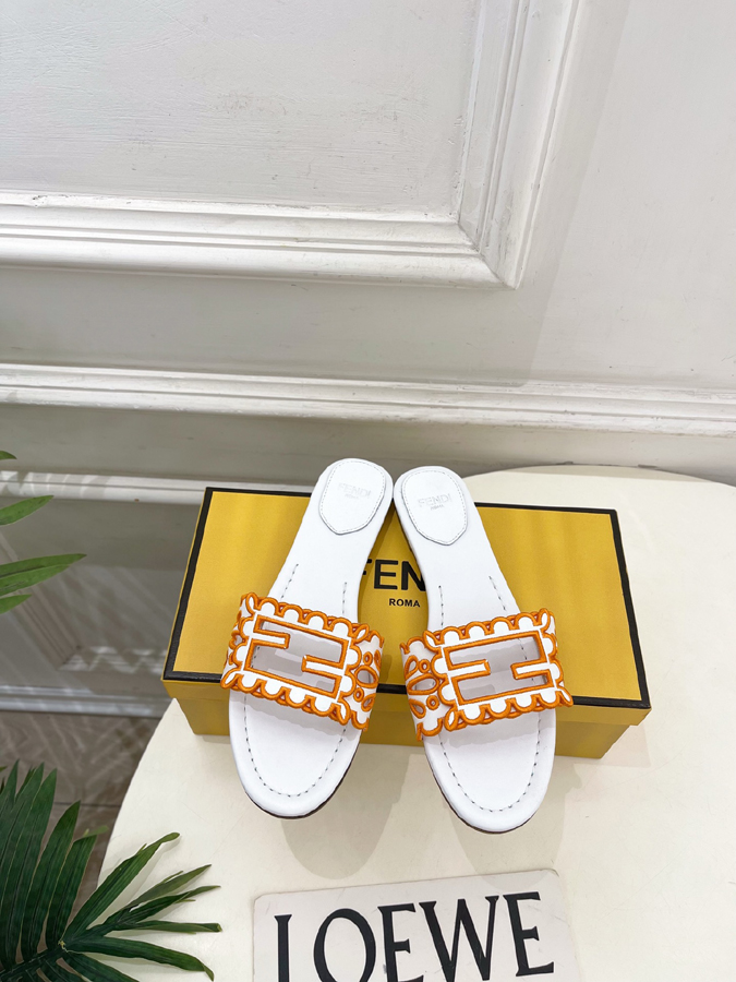 FENDI(フェンディ)| 2026春夏新作コレクション フェンディサンダルコピー
