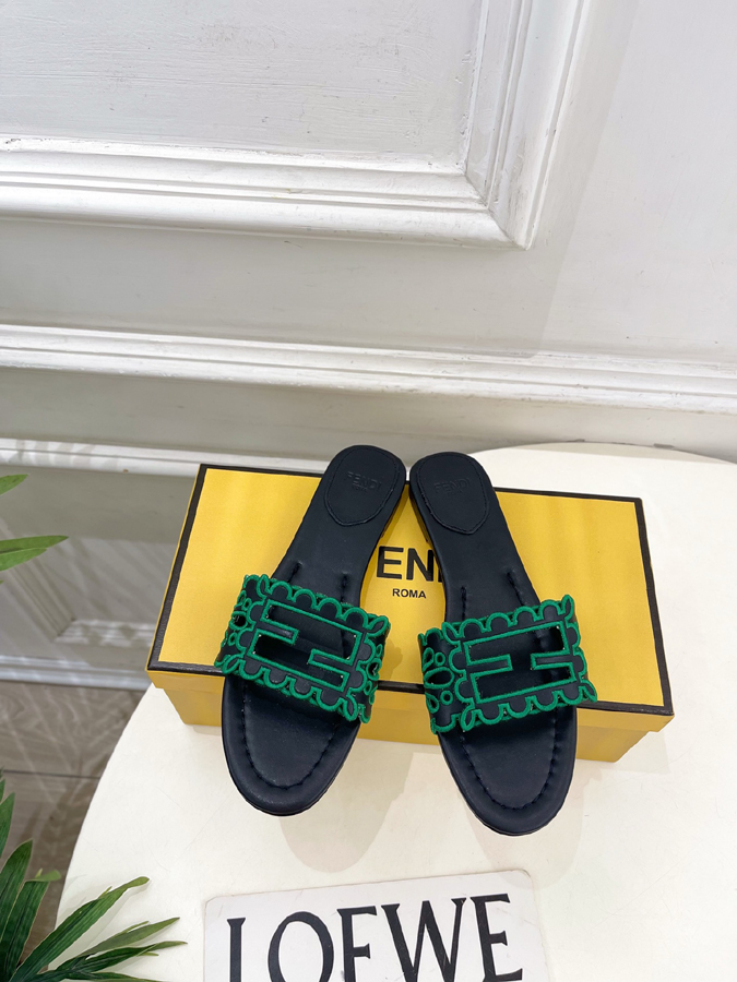 FENDI(フェンディ)| 2026春夏新作コレクション フェンディサンダルコピー