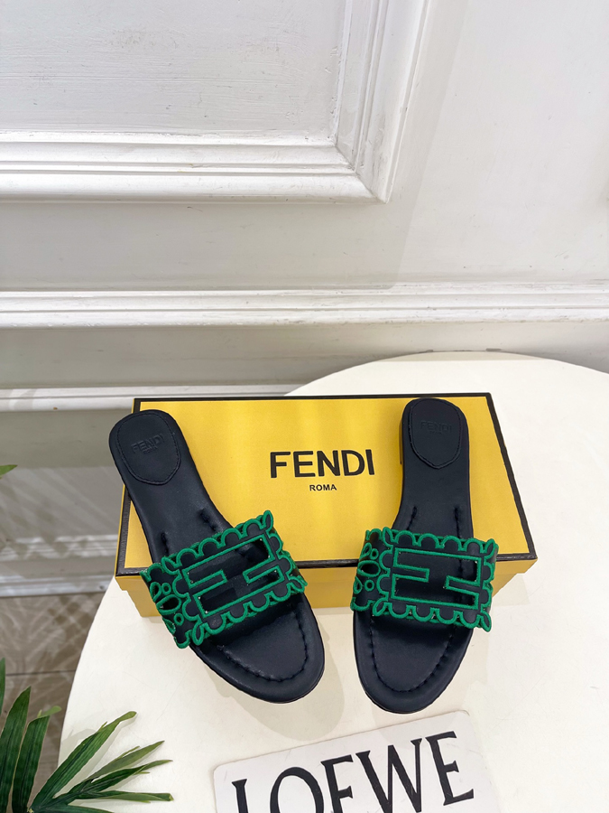 FENDI(フェンディ)| 2026春夏新作コレクション フェンディサンダルコピー - 画像 (2)