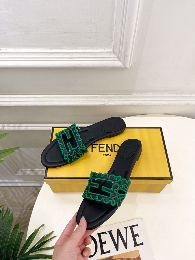 FENDI(フェンディ)| 2026春夏新作コレクション フェンディサンダルコピー - 画像 (3)