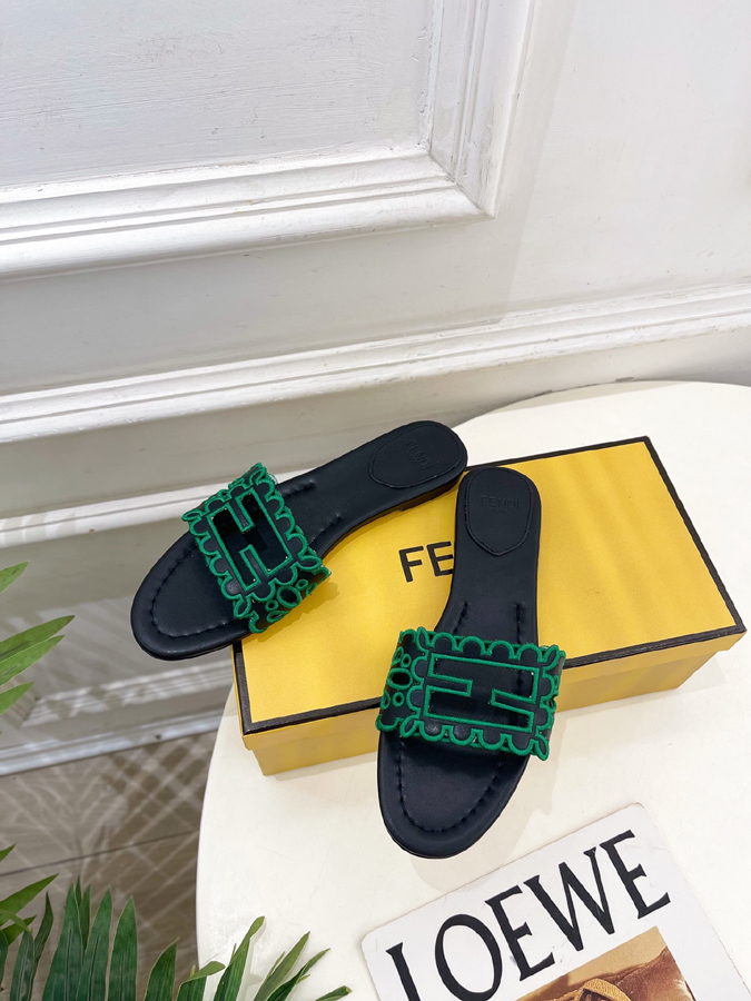 FENDI(フェンディ)| 2026春夏新作コレクション フェンディサンダルコピー - 画像 (5)