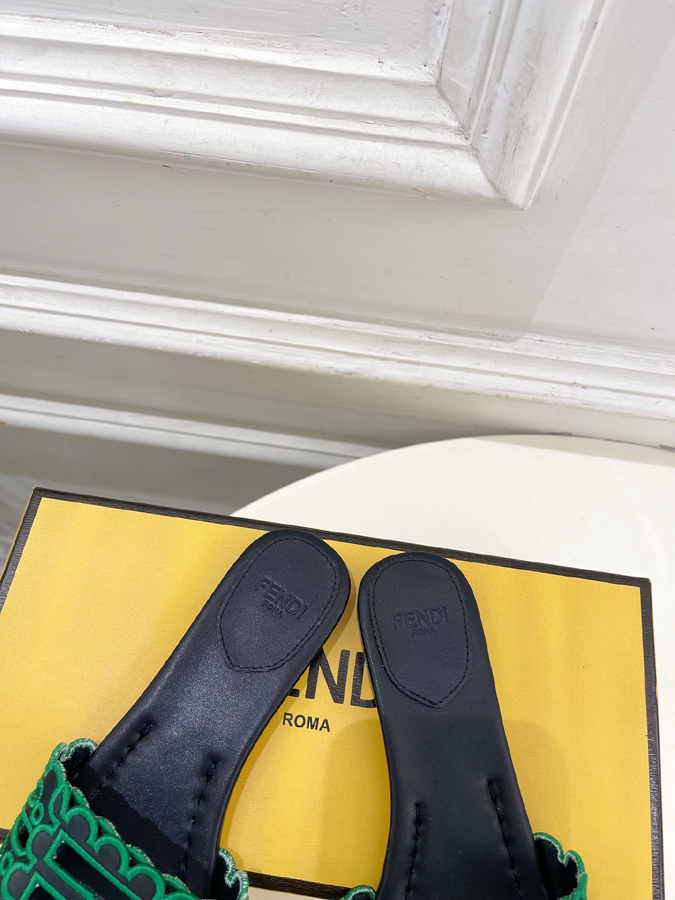 FENDI(フェンディ)| 2026春夏新作コレクション フェンディサンダルコピー - 画像 (7)