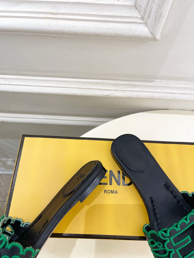 FENDI(フェンディ)| 2026春夏新作コレクション フェンディサンダルコピー