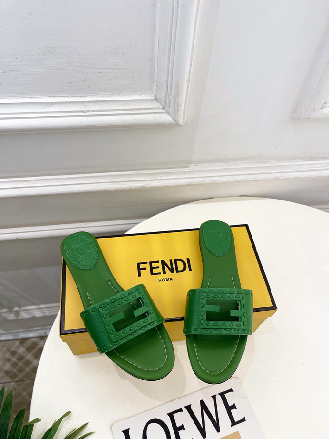 FENDI(フェンディ)| 2026春夏新作コレクション フェンディサンダルコピー - 画像 (2)
