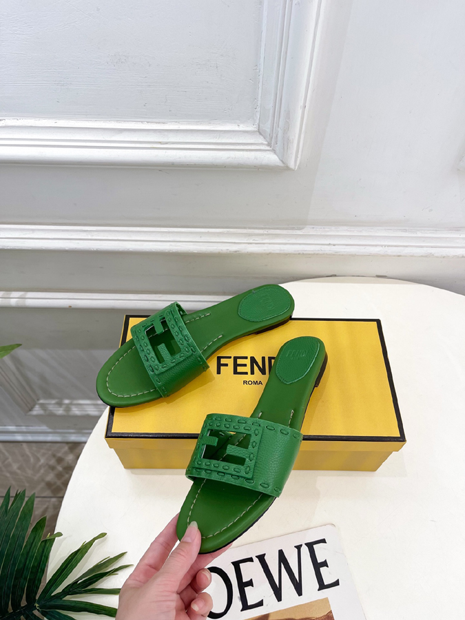 FENDI(フェンディ)| 2026春夏新作コレクション フェンディサンダルコピー - 画像 (3)