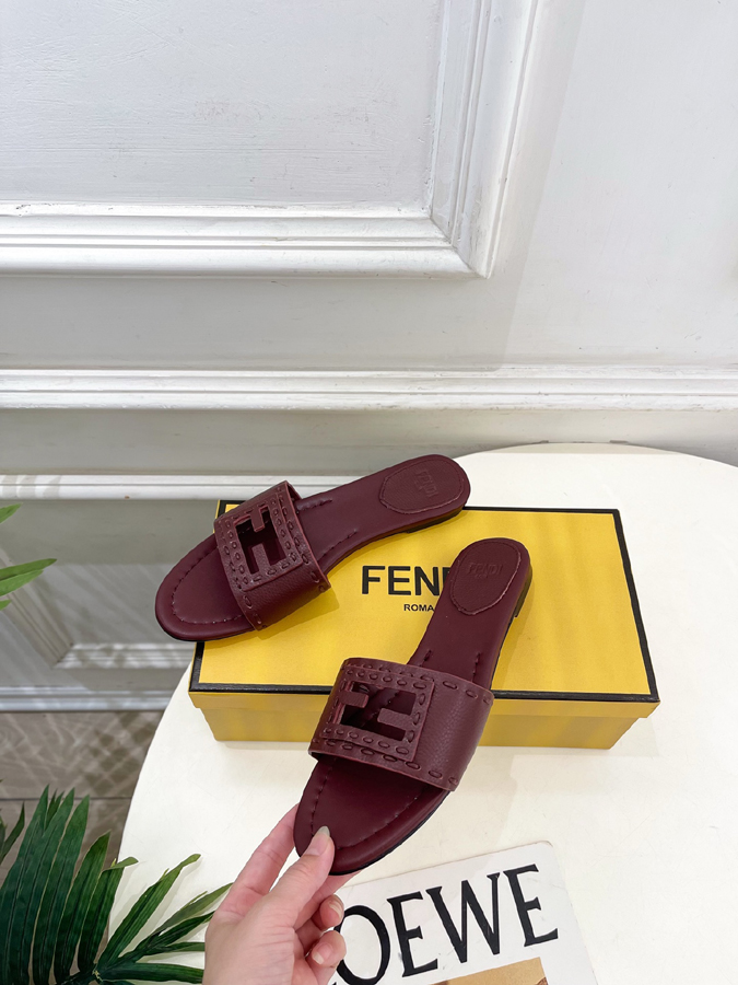 FENDI(フェンディ)| 2026春夏新作コレクション フェンディサンダルコピー - 画像 (3)