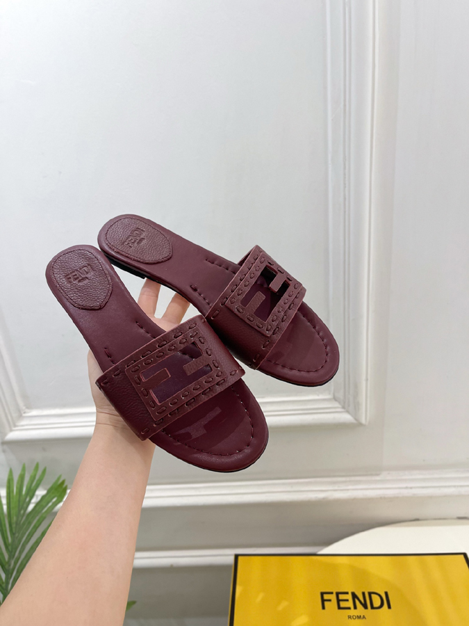 FENDI(フェンディ)| 2026春夏新作コレクション フェンディサンダルコピー - 画像 (4)