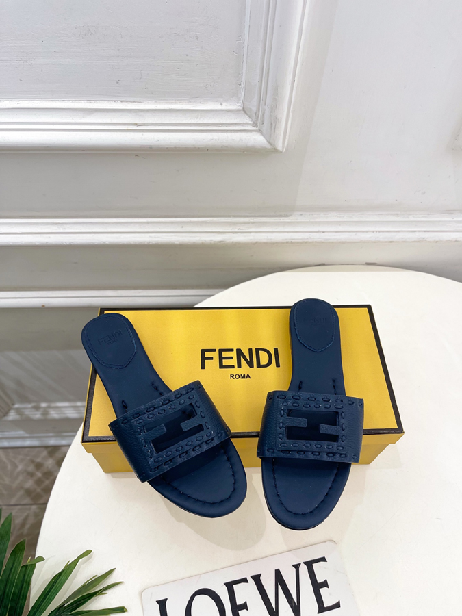 FENDI(フェンディ)| 2026春夏新作コレクション フェンディサンダルコピー - 画像 (2)