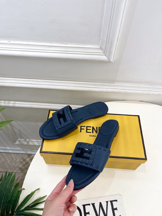 FENDI(フェンディ)| 2026春夏新作コレクション フェンディサンダルコピー - 画像 (3)