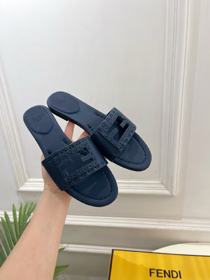 FENDI(フェンディ)| 2026春夏新作コレクション フェンディサンダルコピー - 画像 (4)