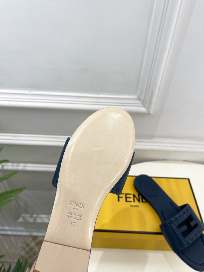 FENDI(フェンディ)| 2026春夏新作コレクション フェンディサンダルコピー - 画像 (9)