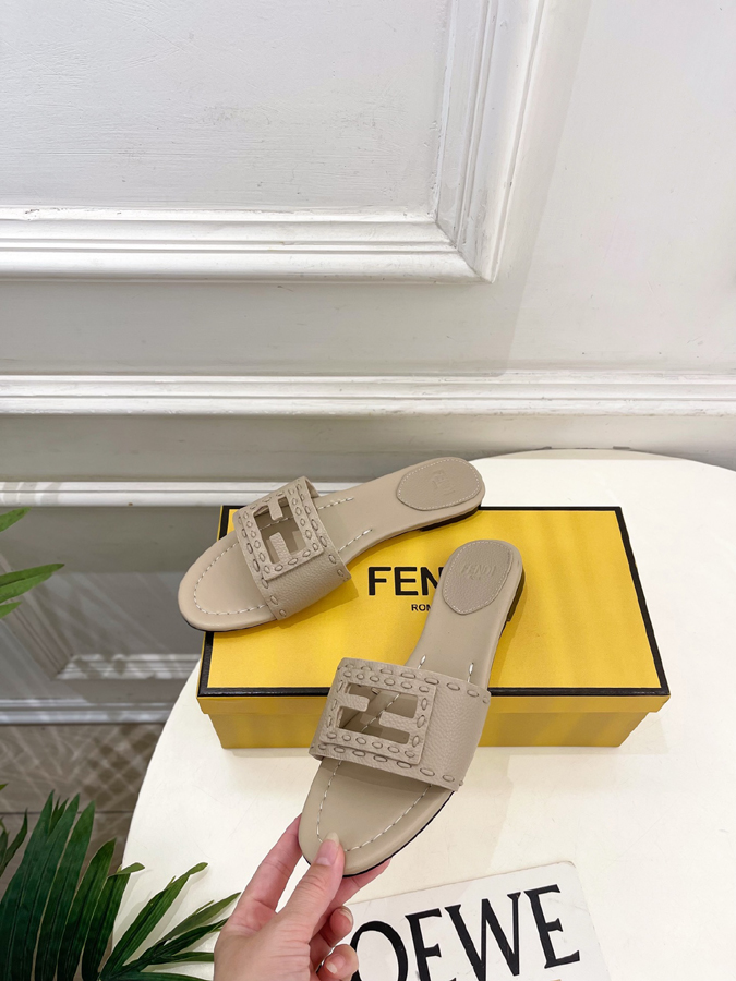 FENDI(フェンディ)| 2026春夏新作コレクション フェンディサンダルコピー - 画像 (3)