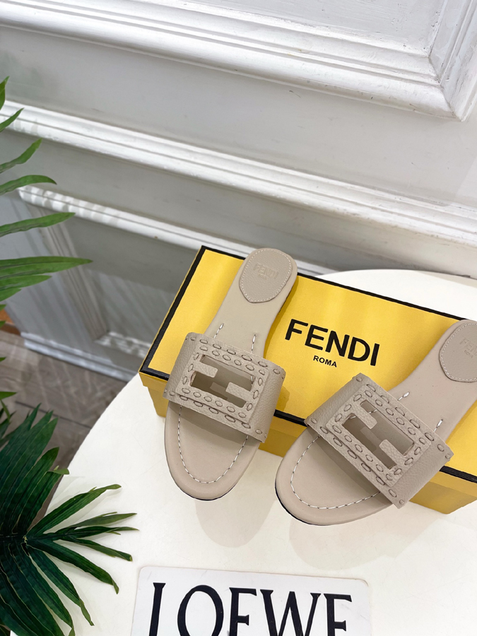 FENDI(フェンディ)| 2026春夏新作コレクション フェンディサンダルコピー - 画像 (6)
