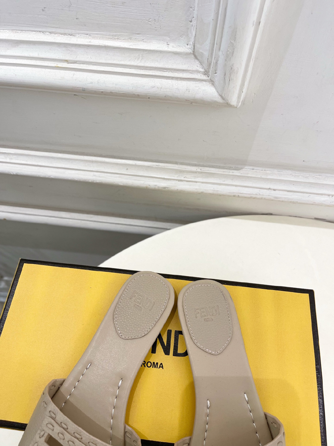 FENDI(フェンディ)| 2026春夏新作コレクション フェンディサンダルコピー - 画像 (7)