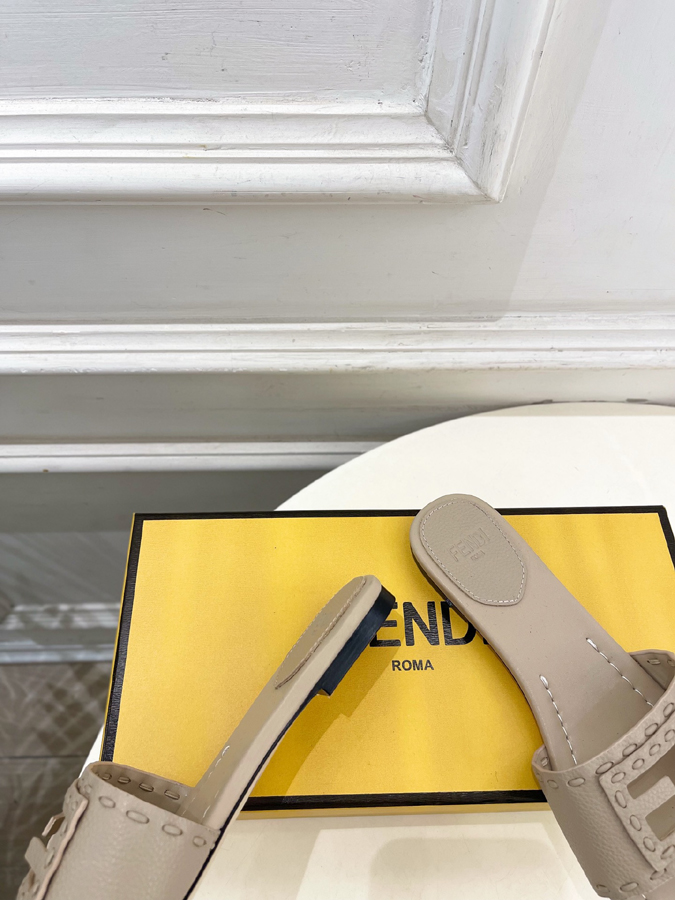 FENDI(フェンディ)| 2026春夏新作コレクション フェンディサンダルコピー - 画像 (8)