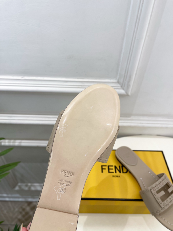 FENDI(フェンディ)| 2026春夏新作コレクション フェンディサンダルコピー - 画像 (9)