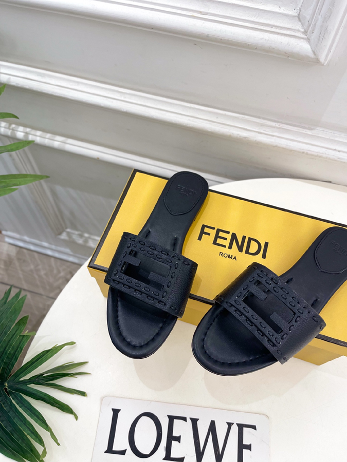 FENDI(フェンディ)| 2026春夏新作コレクション フェンディサンダルコピー - 画像 (6)