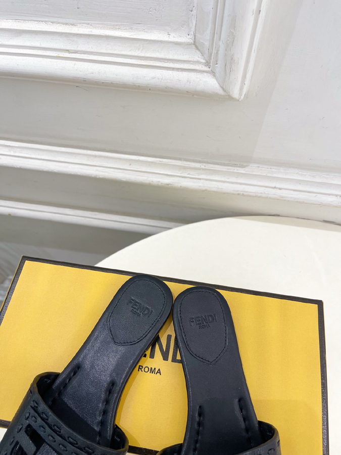 FENDI(フェンディ)| 2026春夏新作コレクション フェンディサンダルコピー - 画像 (7)