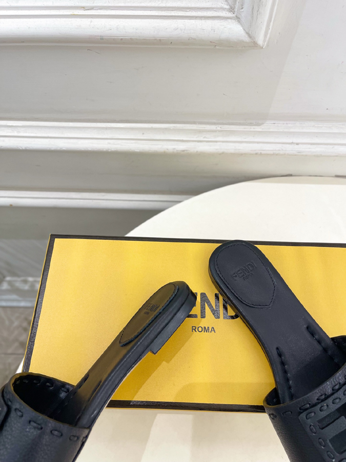 FENDI(フェンディ)| 2026春夏新作コレクション フェンディサンダルコピー - 画像 (8)