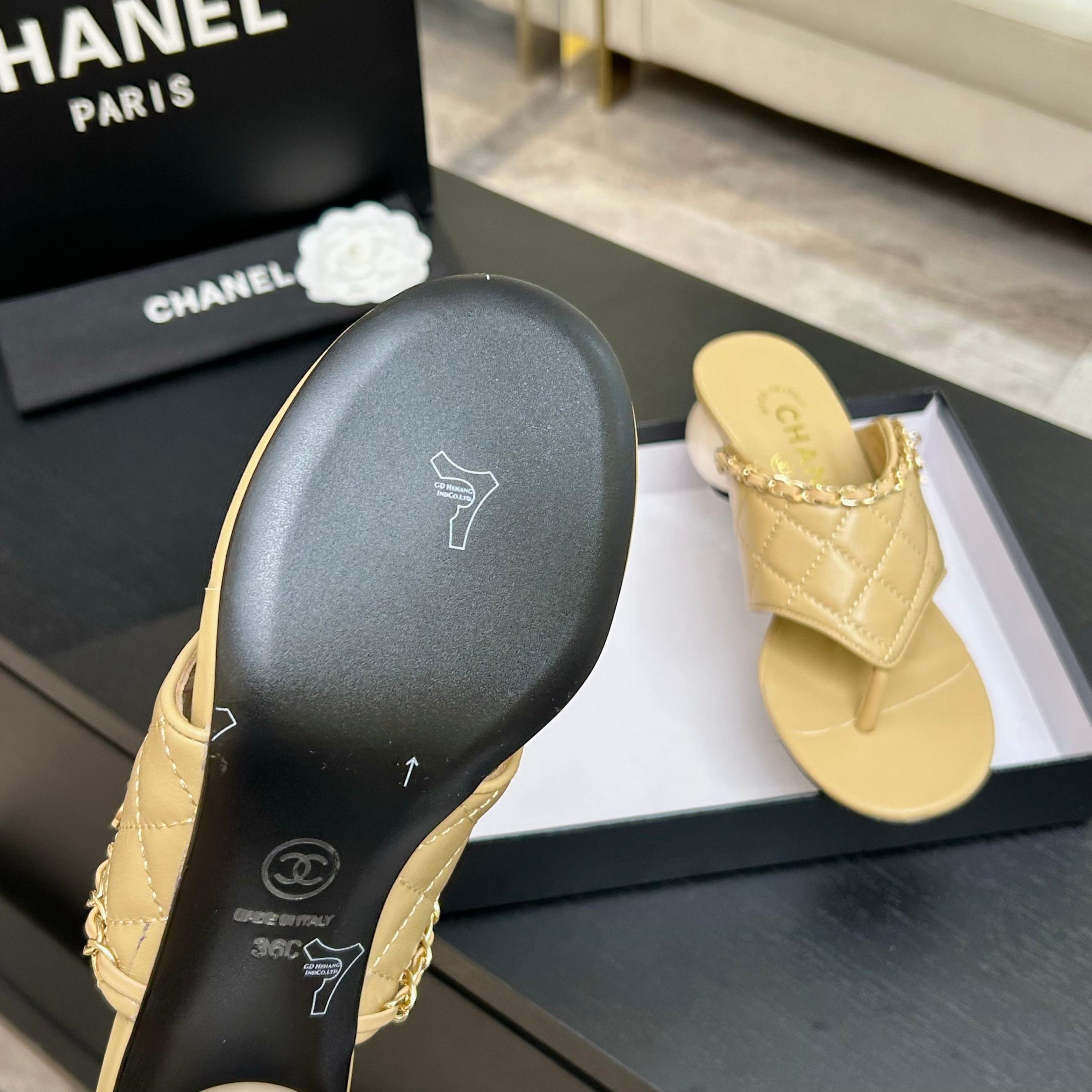 CHANEL/シャネル チェーン&パールヒール トングサンダル ミュール ゴールド - 画像 (2)