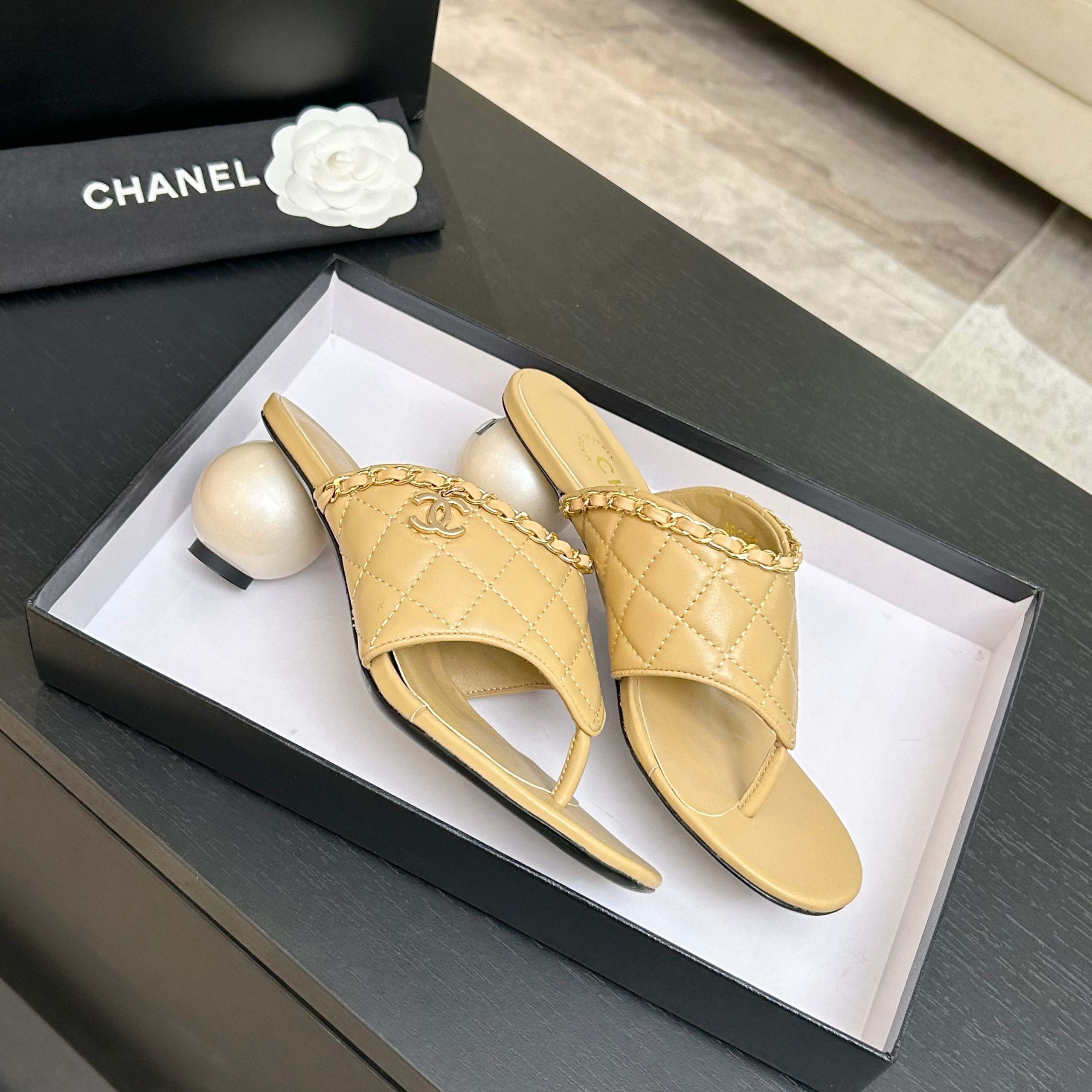 CHANEL/シャネル チェーン&パールヒール トングサンダル ミュール ゴールド - 画像 (4)