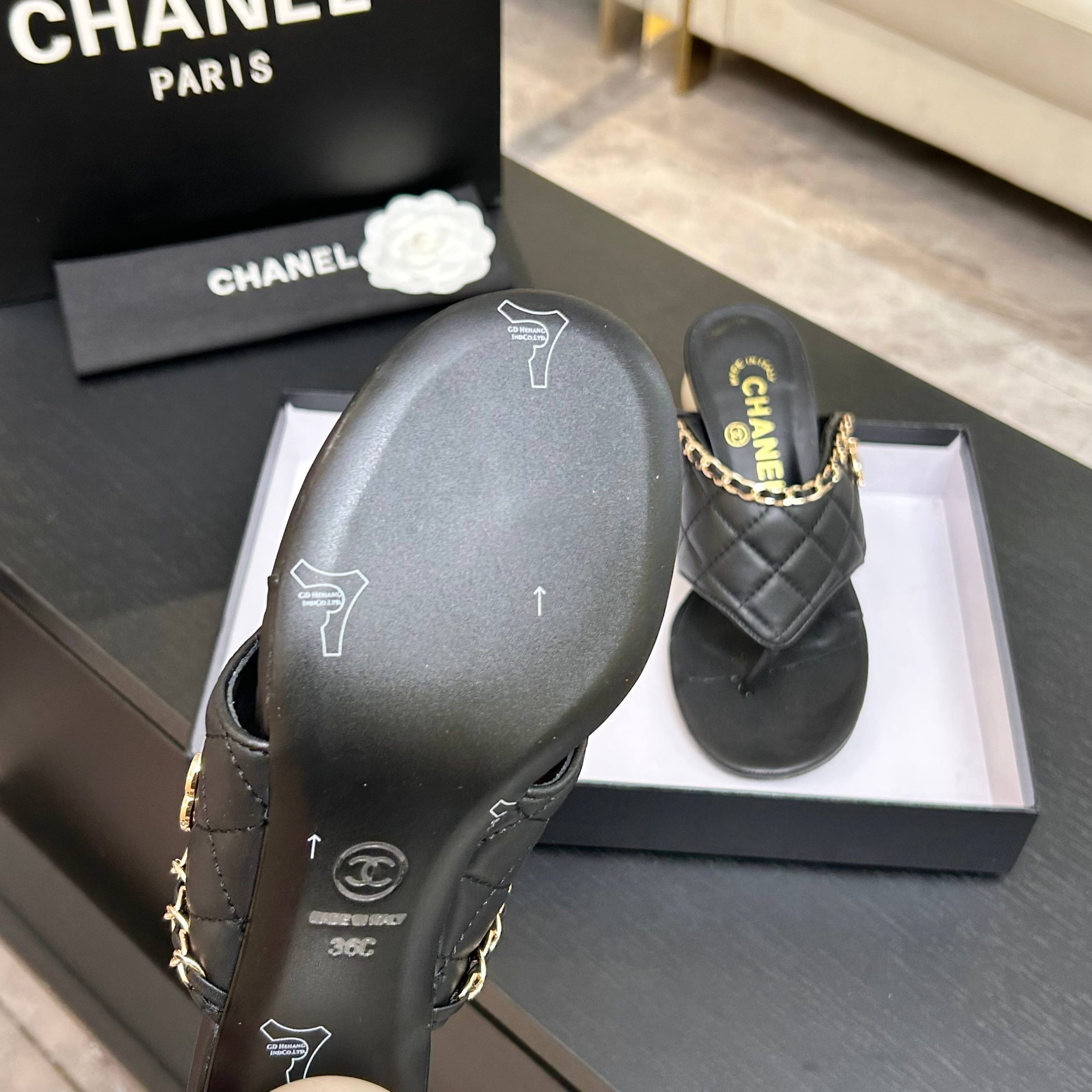 【2026SS爆売れ新作】CHANEL/シャネル チェーン&パールヒール トングサンダル ミュール シャネルサンダルブラック - 画像 (7)