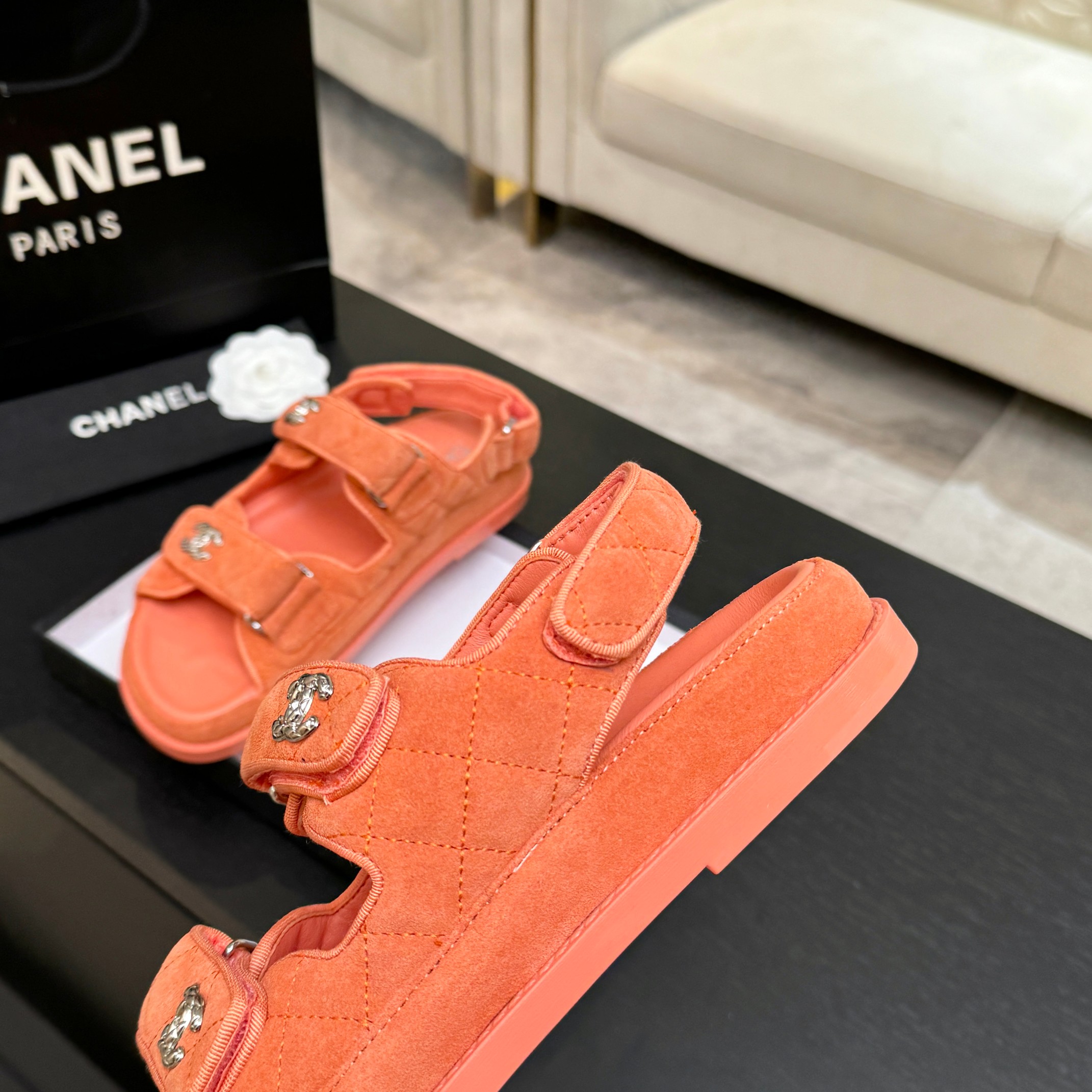 CHANEL(シャネル) × サンダル・ミュール(レディース)マジックテープ サンダル登場 シャネルサンダルメルカリ - 画像 (7)