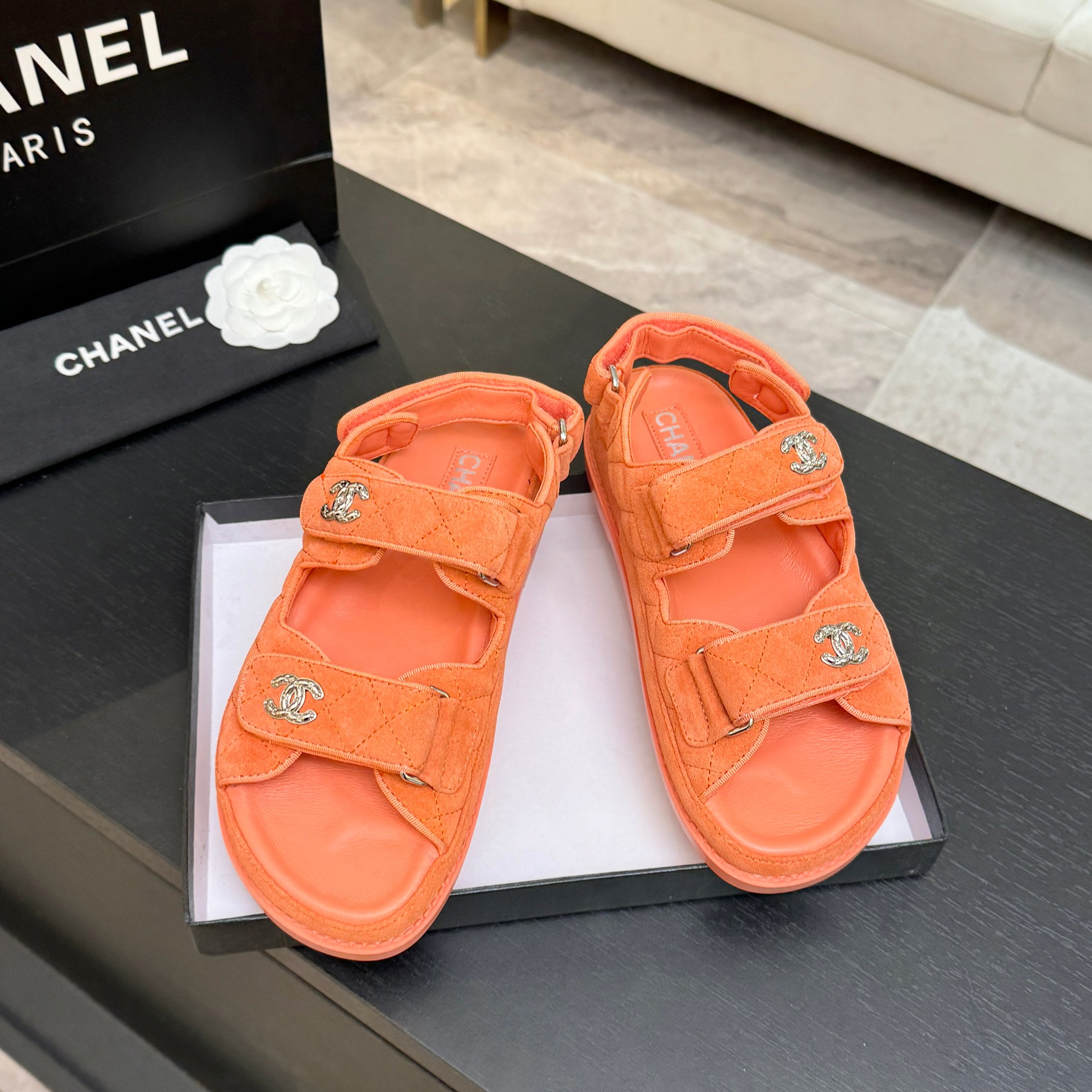 CHANEL(シャネル) × サンダル・ミュール(レディース)マジックテープ サンダル登場 シャネルサンダルメルカリ - 画像 (8)