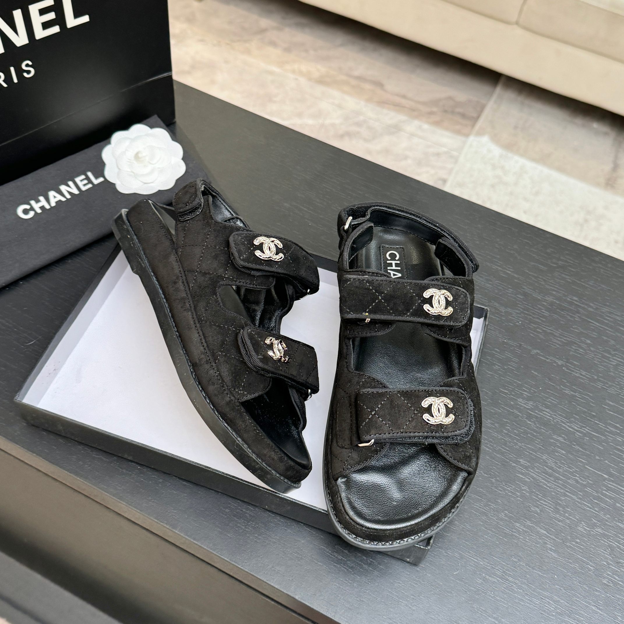 CHANEL(シャネル) × サンダル・ミュール(レディース)マジックテープ サンダル登場 シャネルサンダル ブラック - 画像 (6)