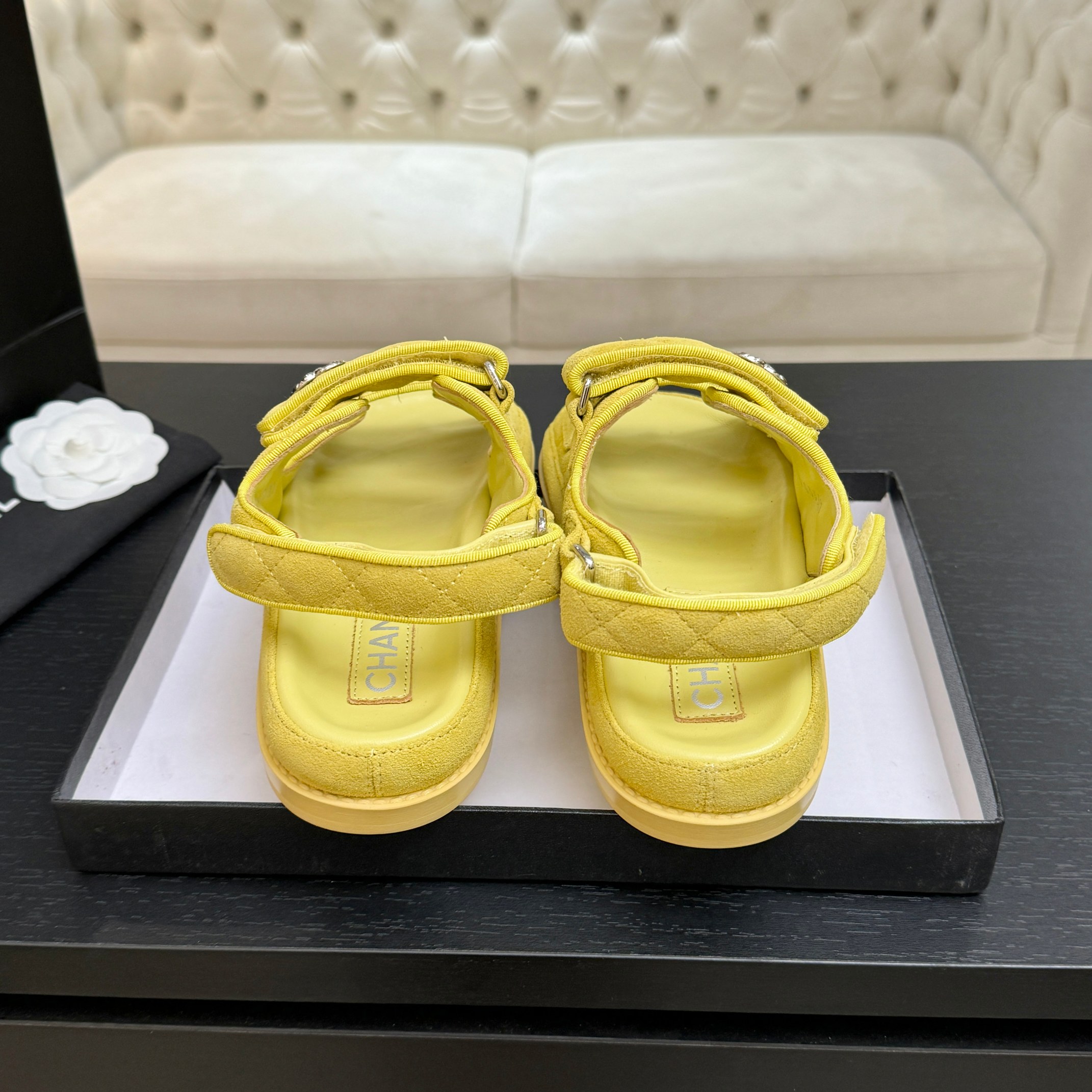 CHANEL(シャネル) × サンダル・ミュール(レディース)マジックテープ サンダル登場 シャネルサンダルイエロー - 画像 (6)