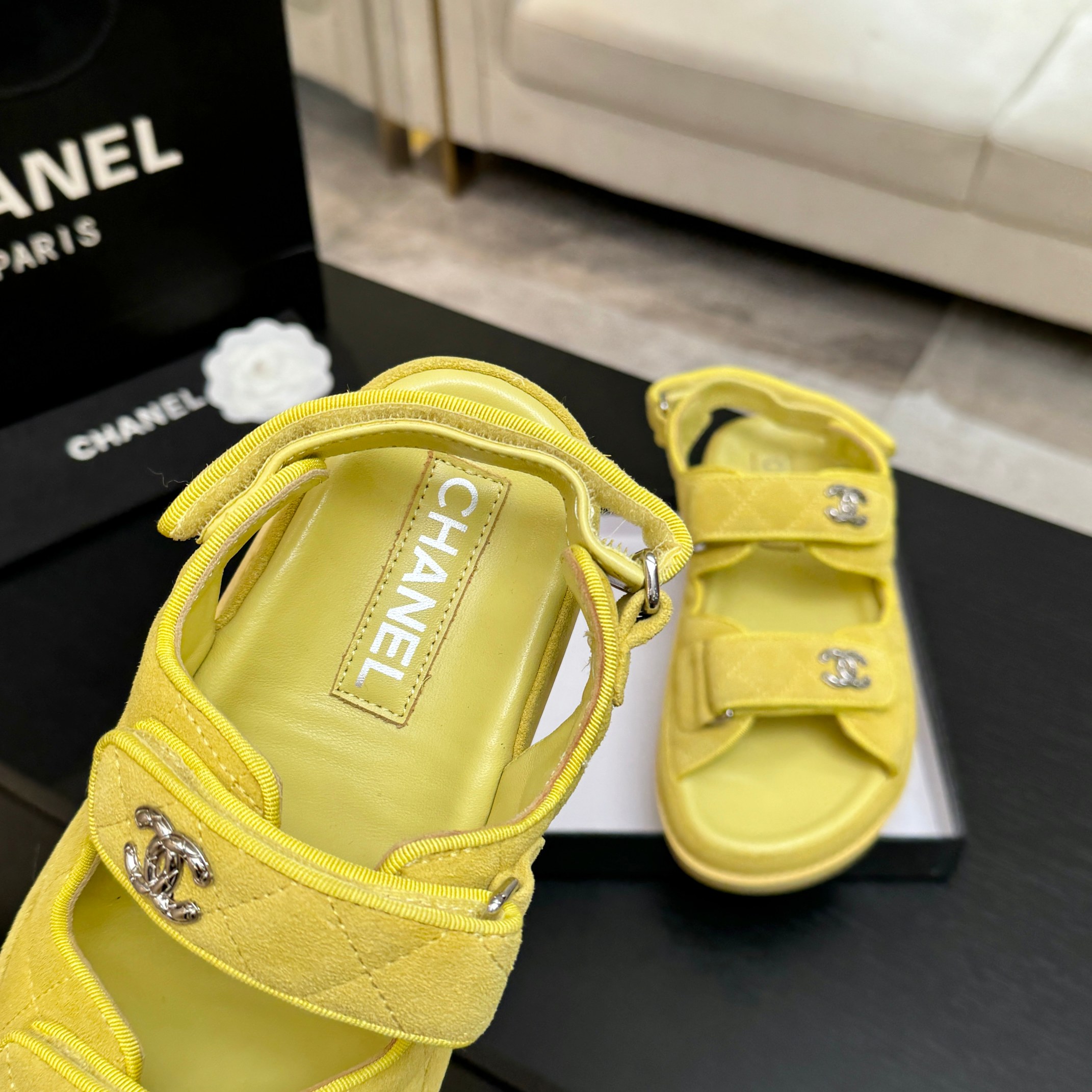 CHANEL(シャネル) × サンダル・ミュール(レディース)マジックテープ サンダル登場 シャネルサンダルイエロー - 画像 (7)