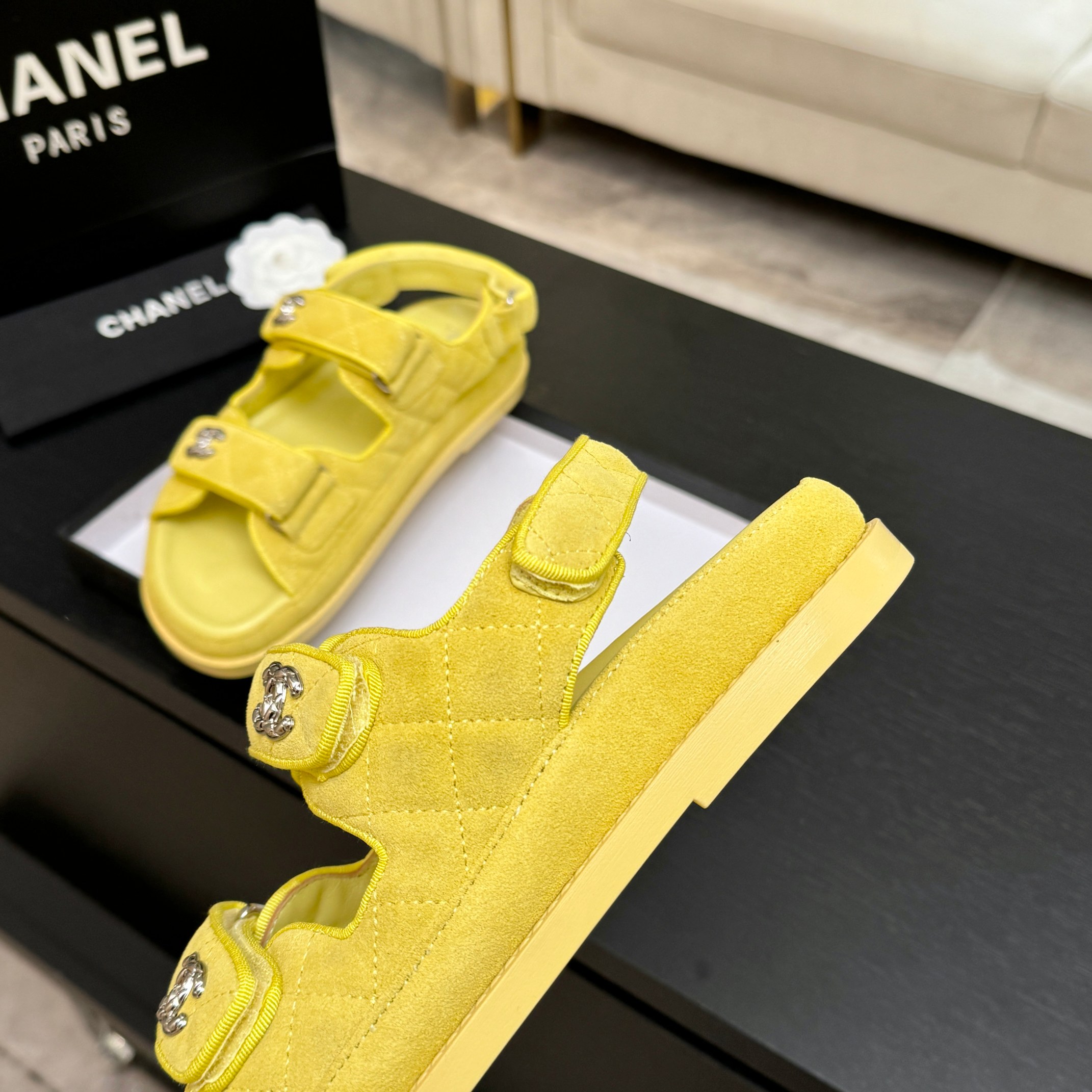 CHANEL(シャネル) × サンダル・ミュール(レディース)マジックテープ サンダル登場 シャネルサンダルイエロー - 画像 (8)