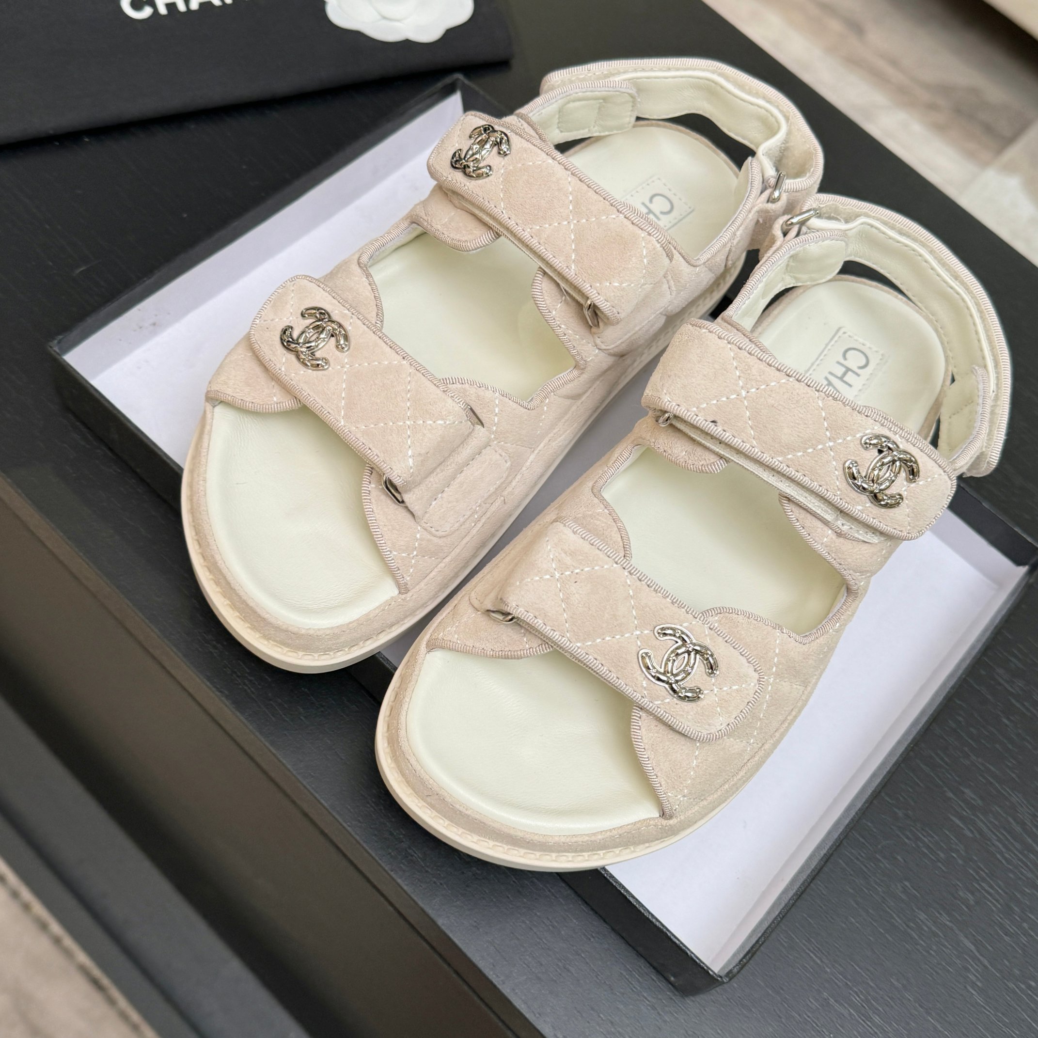 CHANEL(シャネル) × サンダル・ミュール(レディース)マジックテープ サンダル登場 - 画像 (3)