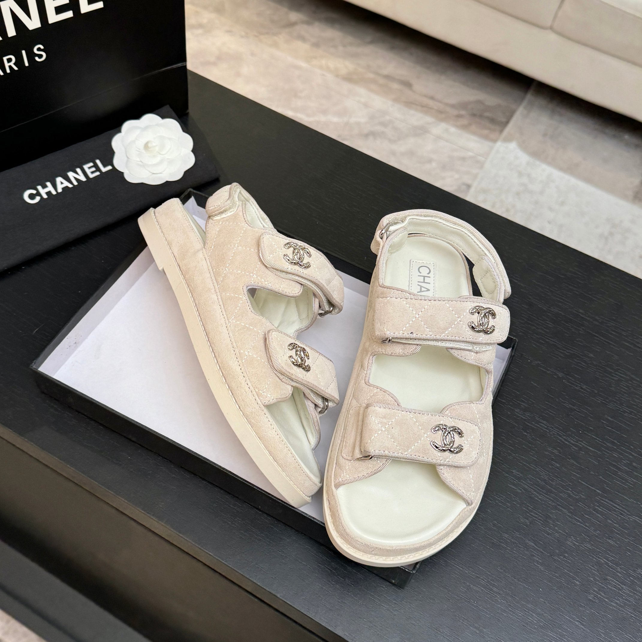 CHANEL(シャネル) × サンダル・ミュール(レディース)マジックテープ サンダル登場 - 画像 (4)