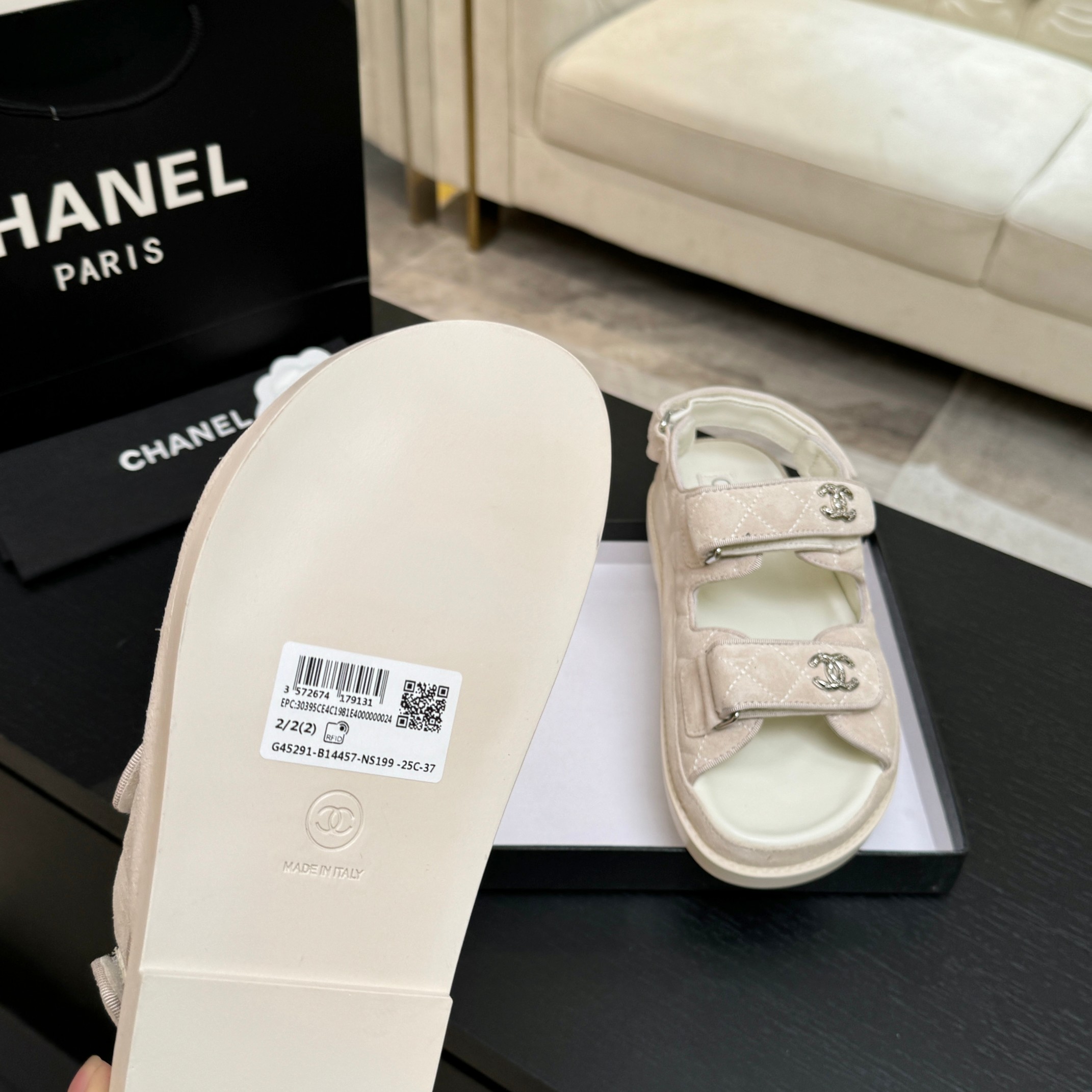 CHANEL(シャネル) × サンダル・ミュール(レディース)マジックテープ サンダル登場 - 画像 (6)