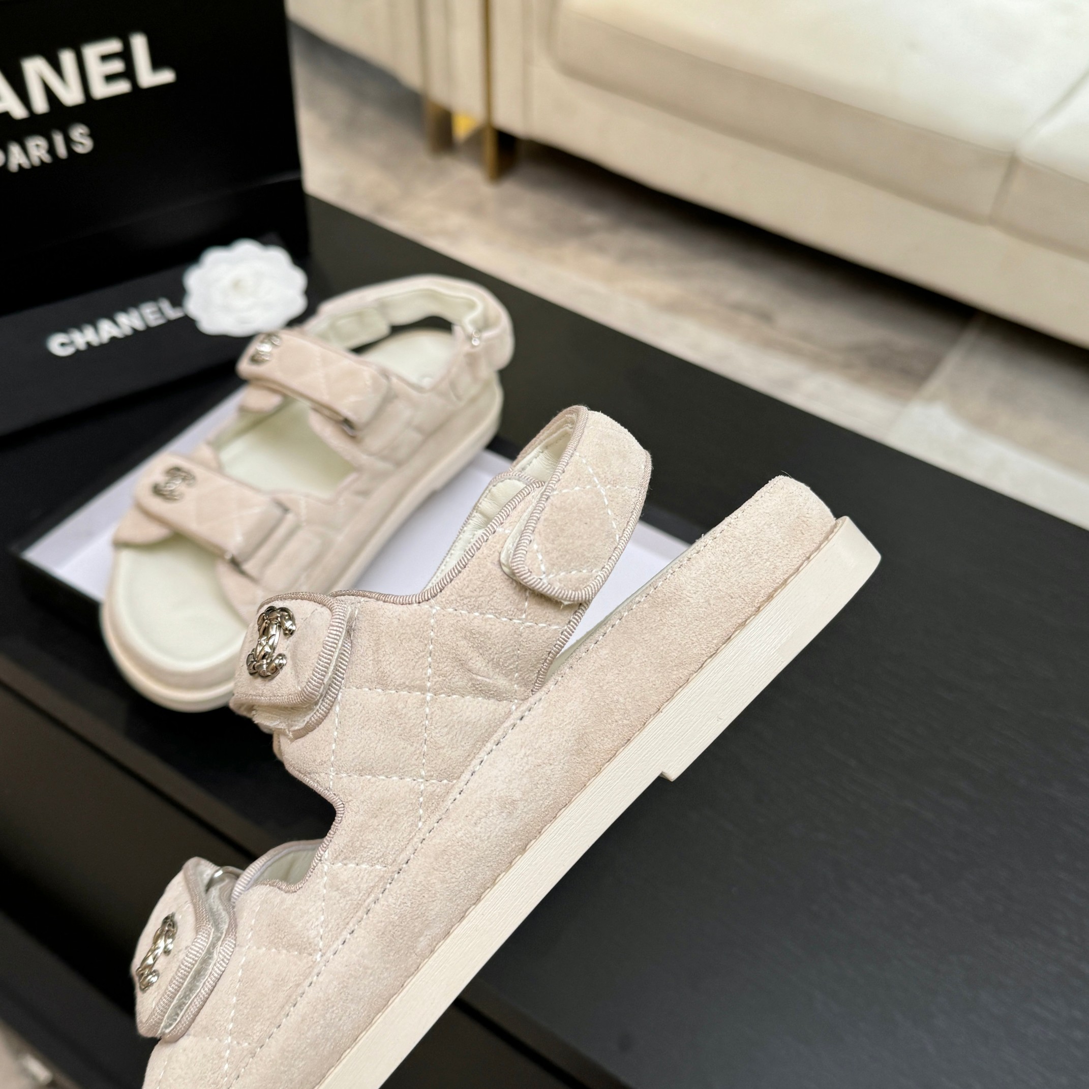 CHANEL(シャネル) × サンダル・ミュール(レディース)マジックテープ サンダル登場 - 画像 (9)
