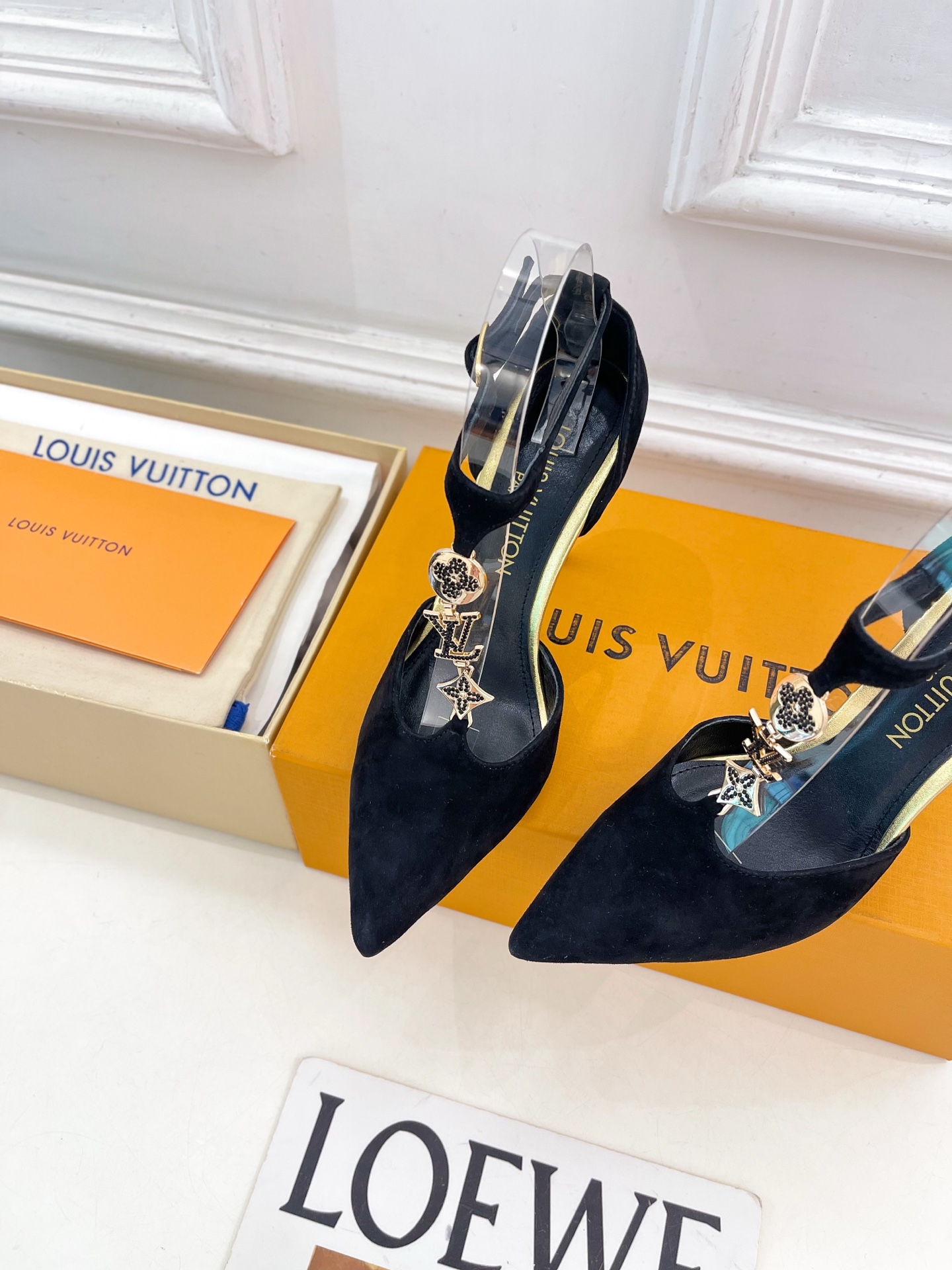 LOUIS VUITTON | ルイ・ヴィトンTストラップ メタルバックル ポインテッドトゥ サンダル ルイヴィトンサンダルレディース - 画像 (6)