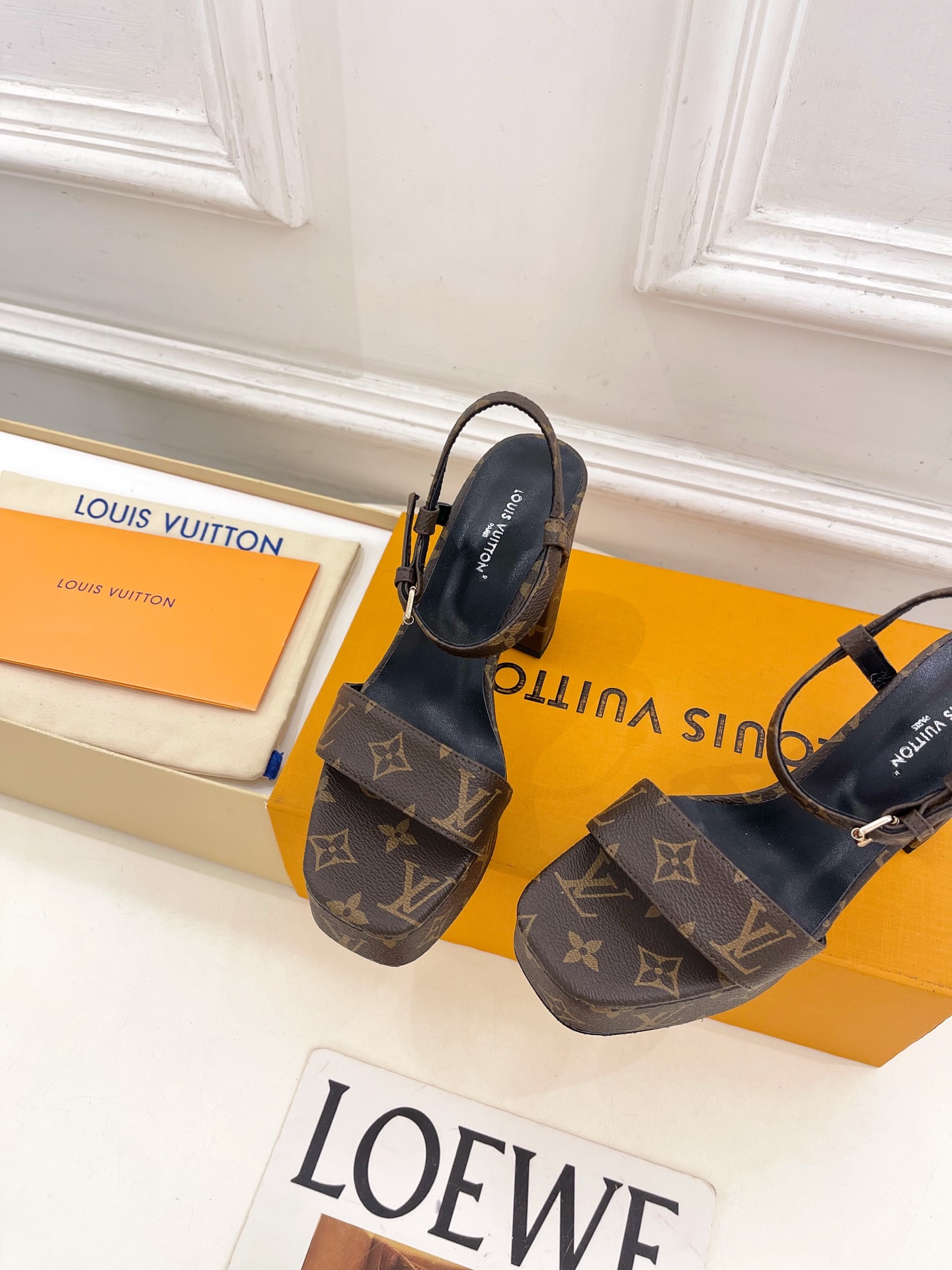 【2026年春夏新作】LOUIS VUITTON | ルイ・ヴィトン モノグラム プラットフォーム サンダル ルイヴィトンレディース - 画像 (8)