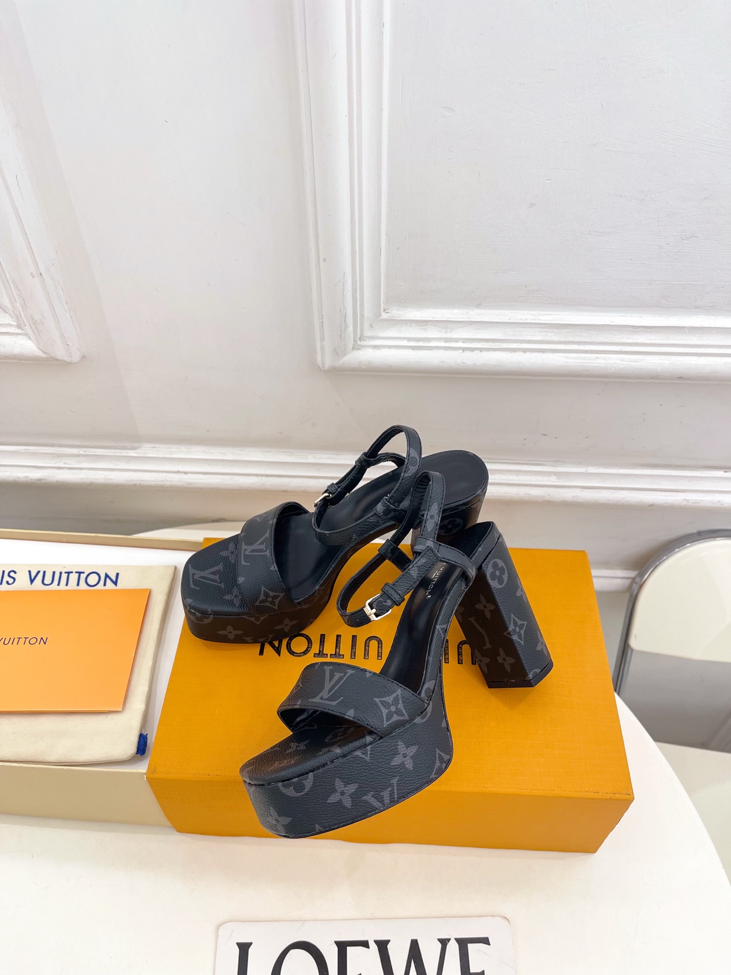 【2026年春夏新作】LOUIS VUITTON | ルイ・ヴィトン モノグラム プラットフォーム サンダル ルイヴィトン モノグラム サンダル - 画像 (5)
