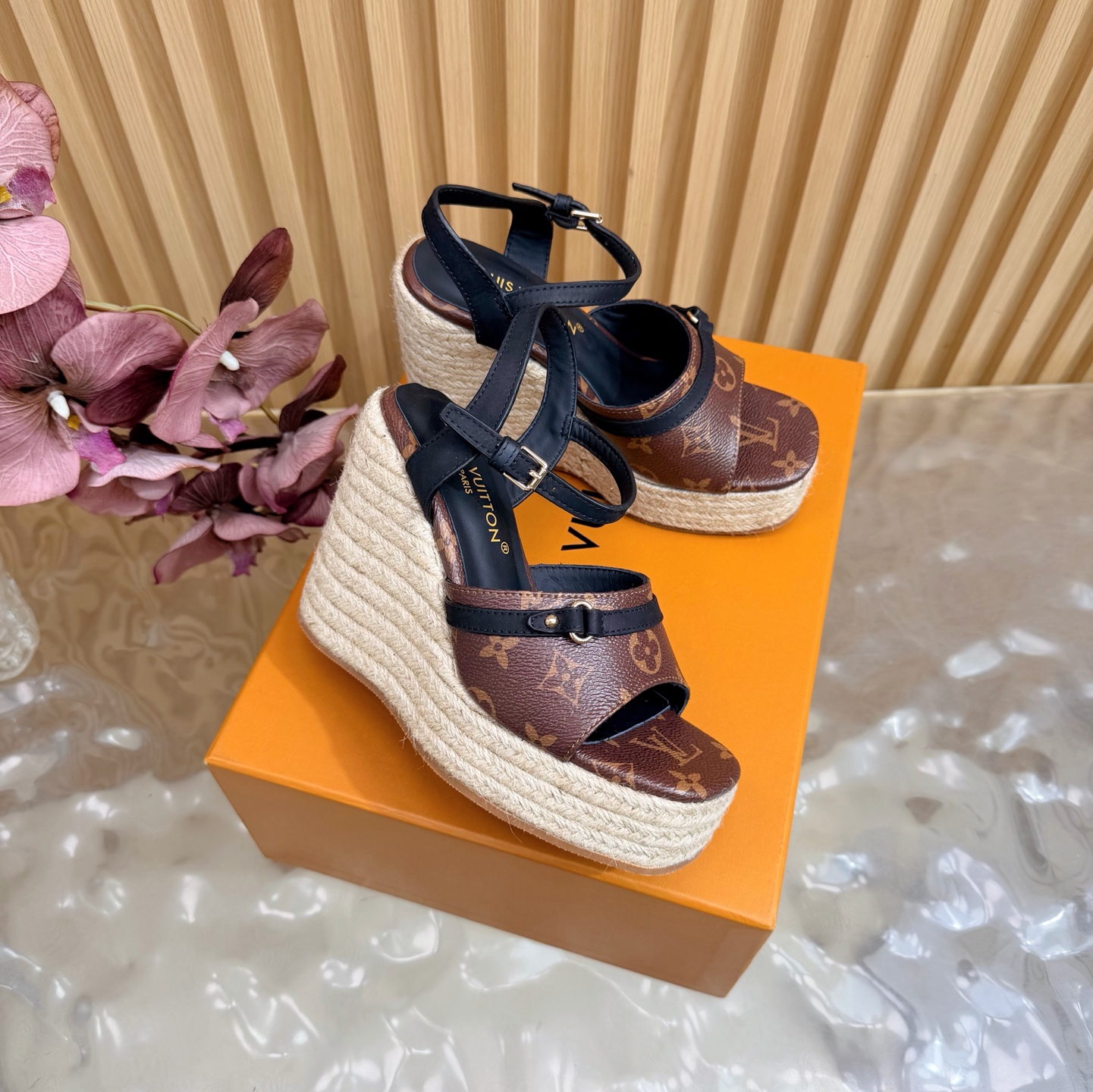 【2026年早春新作】LOUIS VUITTON | ルイ・ヴィトン サンダル ウエッジソール エスパドリーユ サンダル / シューズ 厚底サンダル - 画像 (2)