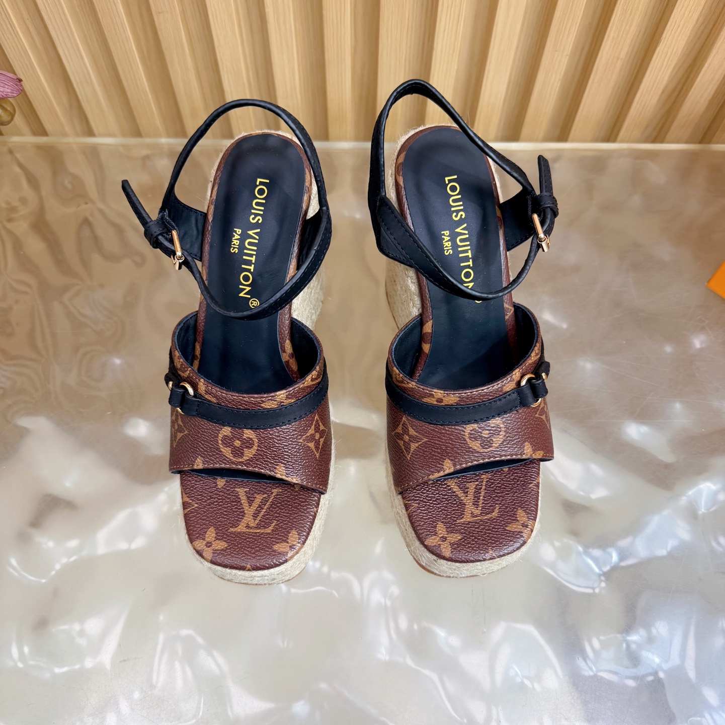 【2026年早春新作】LOUIS VUITTON | ルイ・ヴィトン サンダル ウエッジソール エスパドリーユ サンダル / シューズ 厚底サンダル - 画像 (4)