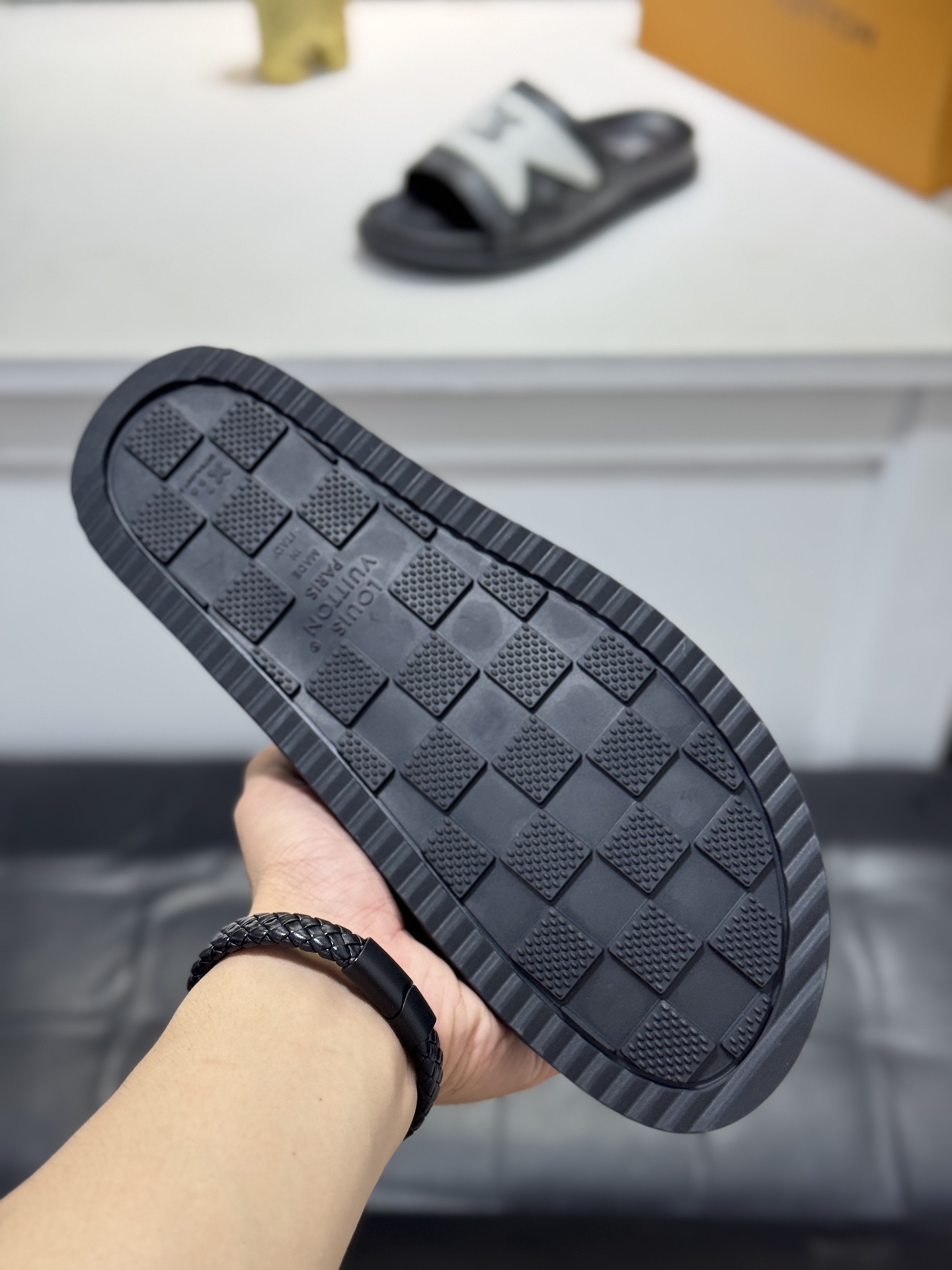 新品 LOUIS VUITTON(ルイ・ヴィトン)風 2026年春夏 デニム スライドサンダル マジックテープ 成型ソール おしゃれ 3色から選べます - 画像 (8)