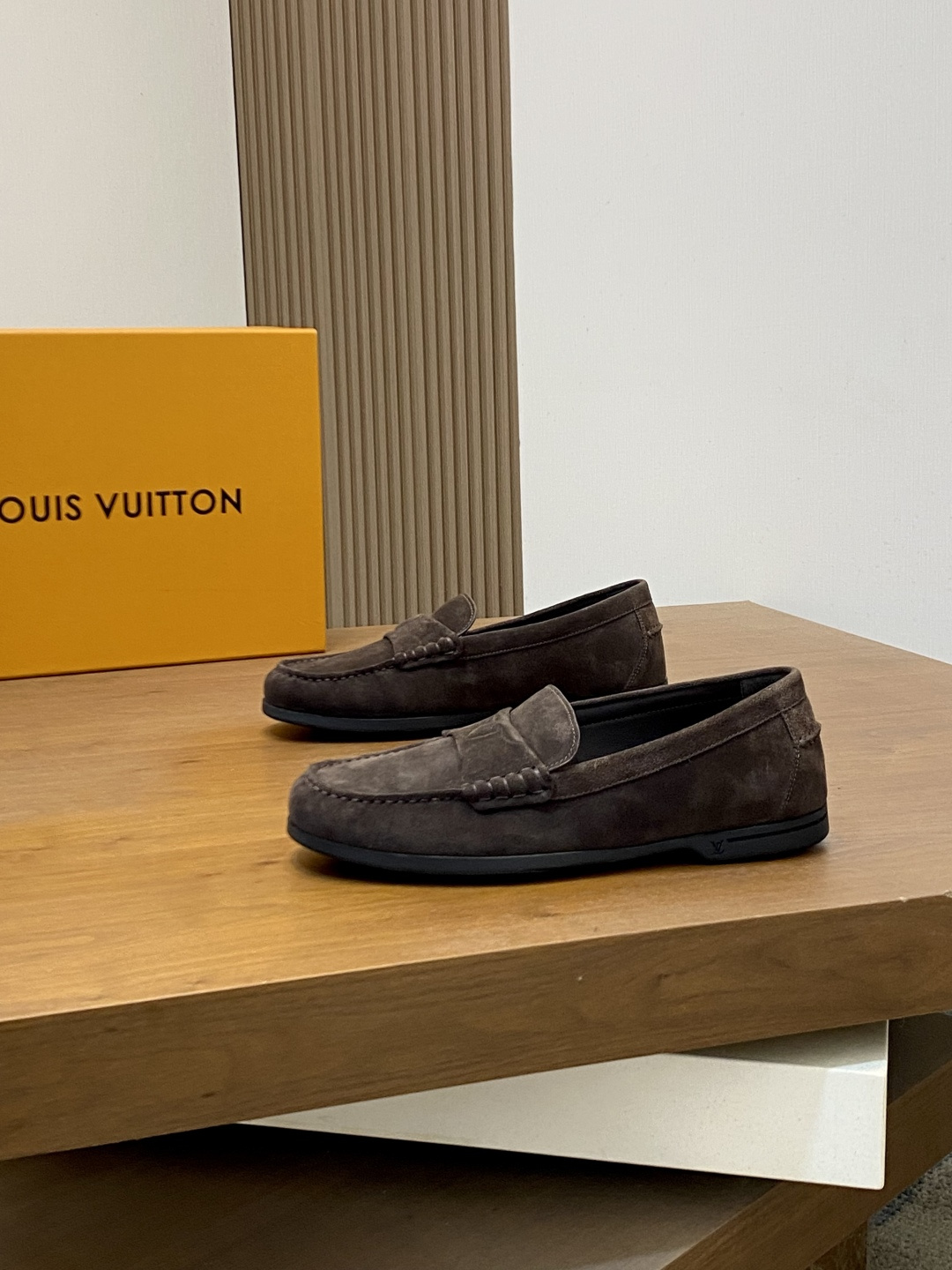 新品 LOUIS VUITTON(ルイ・ヴィトン)風 Horizon ローファー スエード 本革 軽量 メンズ サッケット製法 ブラック - 画像 (3)