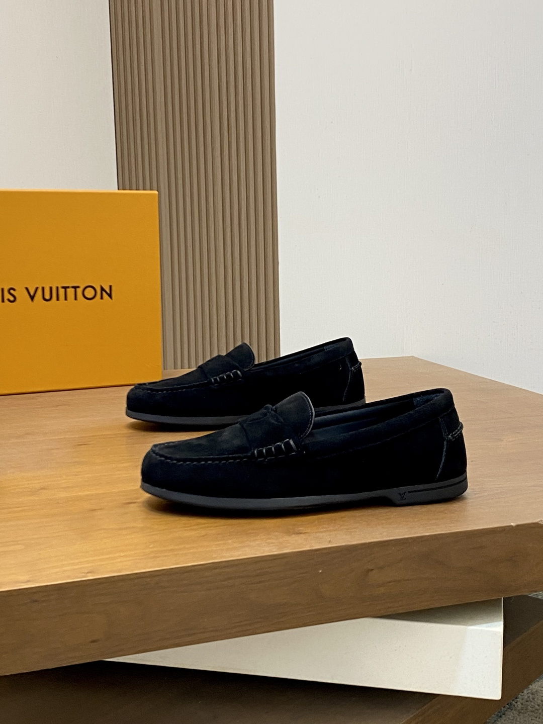 2026新品 LOUIS VUITTON(ルイ・ヴィトン)風 Horizon ローファー スエード 本革 軽量 メンズ サッケット製法ブラック - 画像 (3)